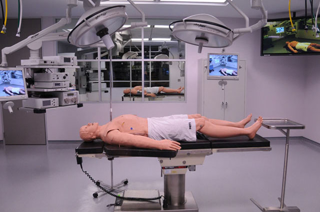 Russell C. Klein, M.D. (’59) Center for Advanced Practice - Fully functional OR Simulation Laboratory with Quad Screen Capability Russell C. Klein, M.D. (’59) Center for Advanced Practice - Fully functional OR Simulation Laboratory with Quad Screen Capability