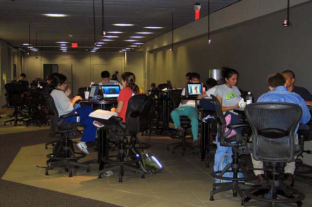 Isidore Cohn, Jr. MD Student Learning Center - Medical Students Studying in the Learning Center