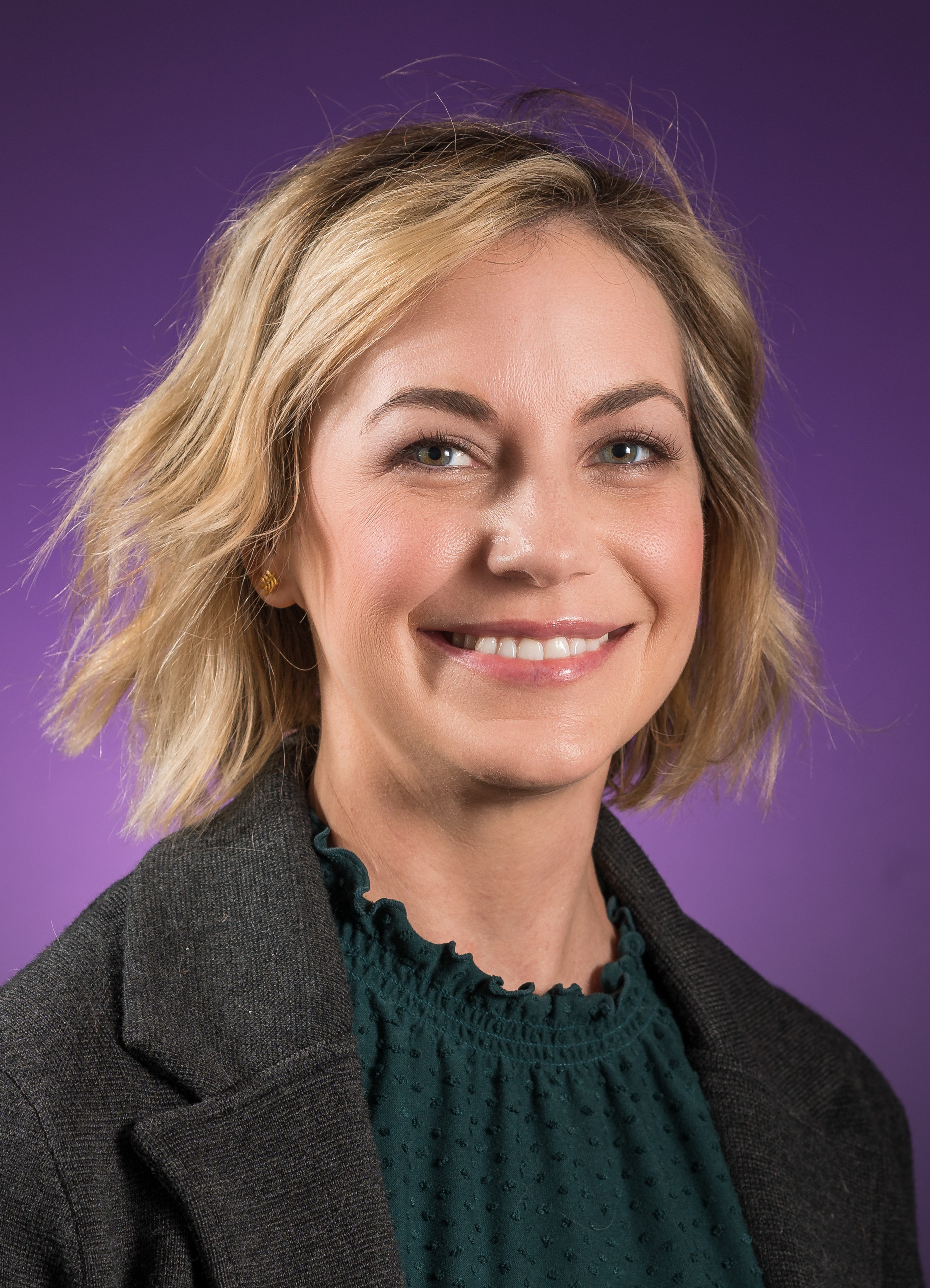 Julia Schweizer Headshot
