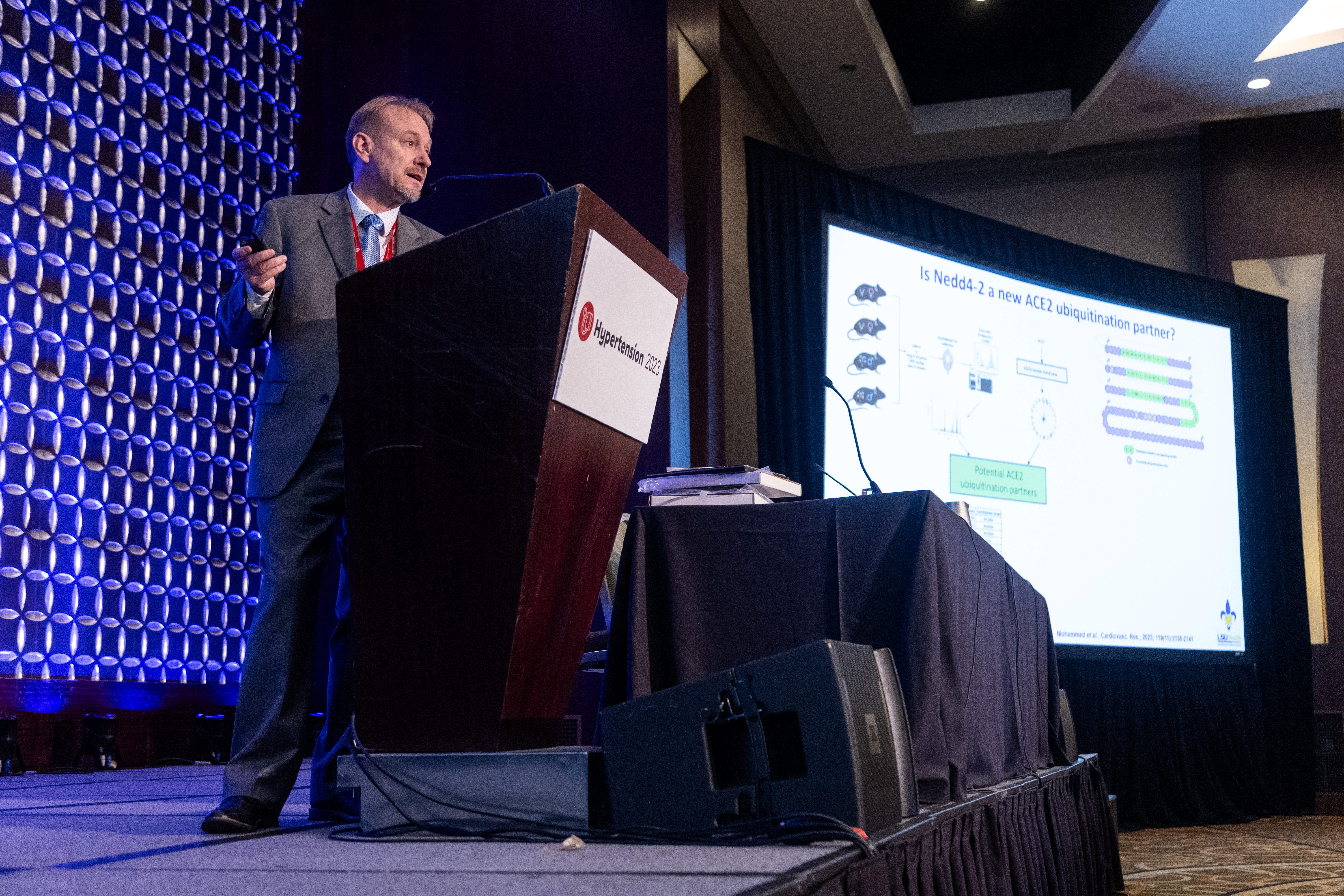 Dr. Lazartigues presenting at AHA