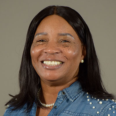 Linda Flot Headshot