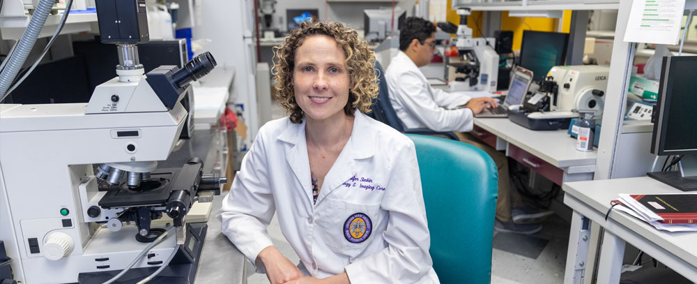 Dr. Jennifer Simkin in her lab