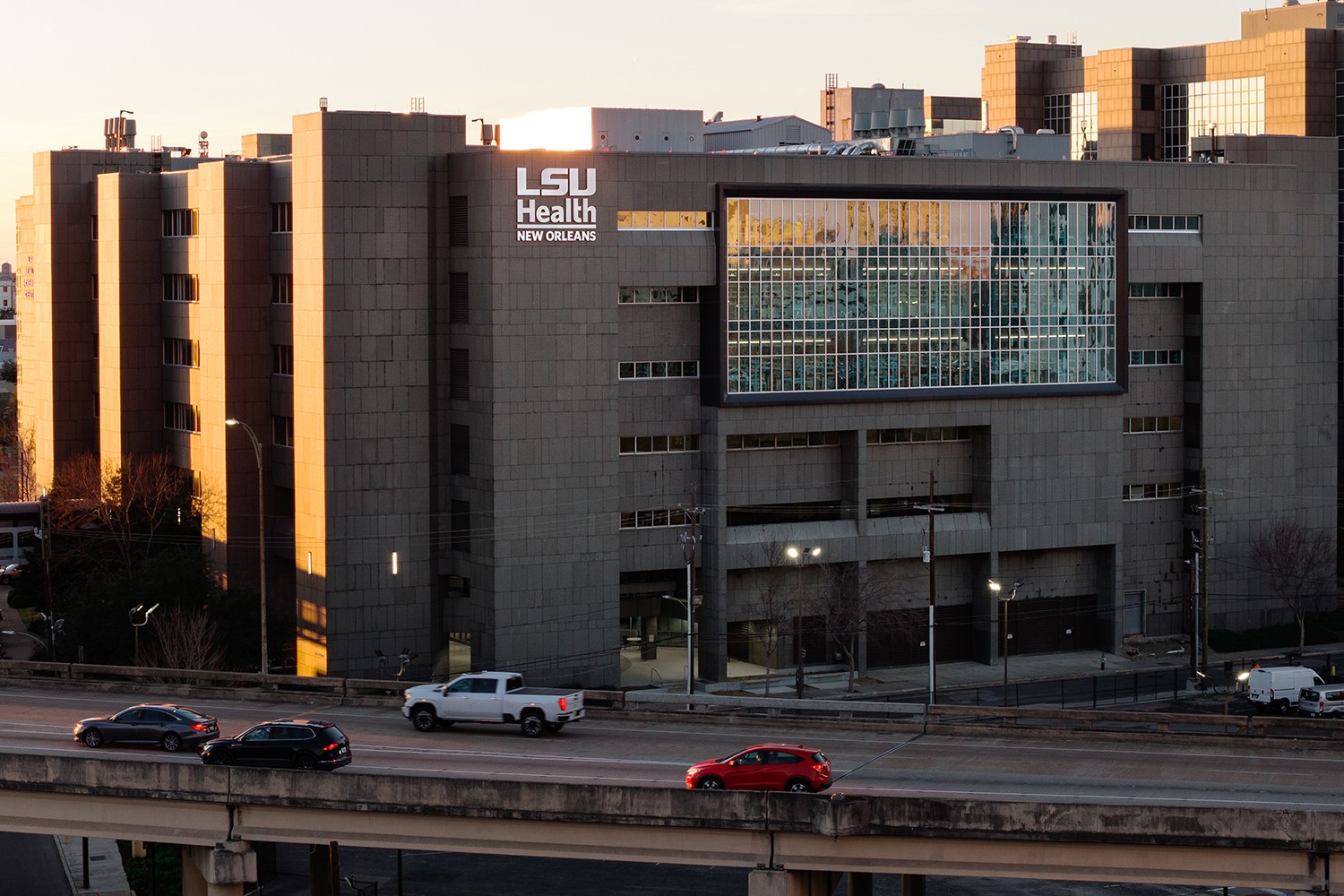 exterior of LSUHSC MEB